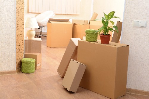 Flexible storage space in Stepney for moving and renovation
