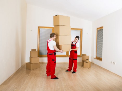 Residents using mobile self storage in Stepney during a home move